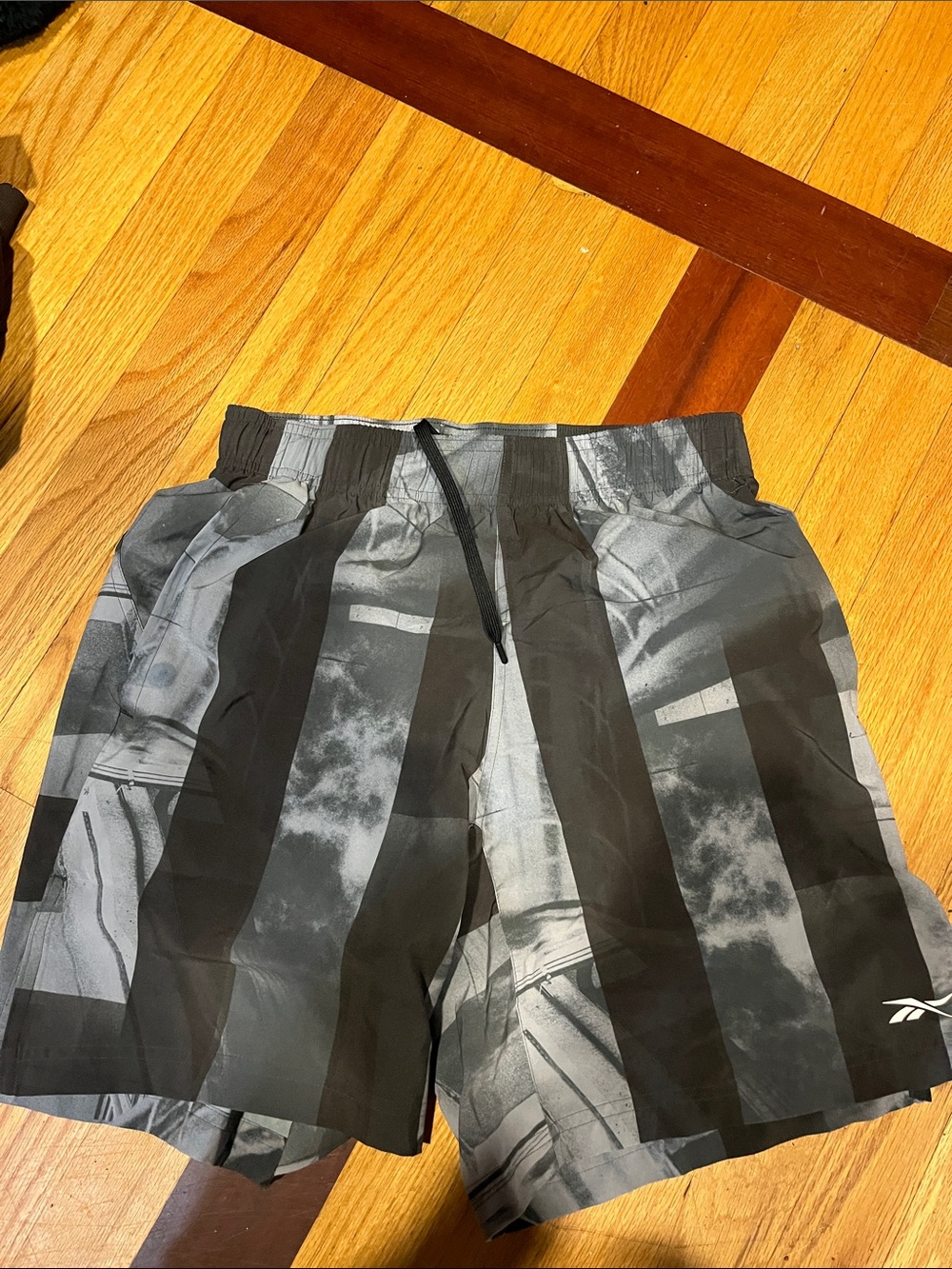 Reebok Men's Black and Gray Athletic Shorts with Subtle Print